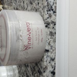 Vine Vera Resveratrol Salt scrub